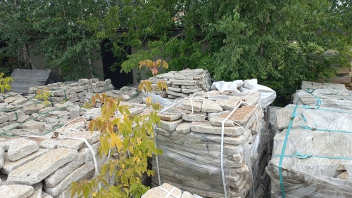 Плитняк галтованный гранитный для ландшафтного дизайна купить в Республике Бурятия