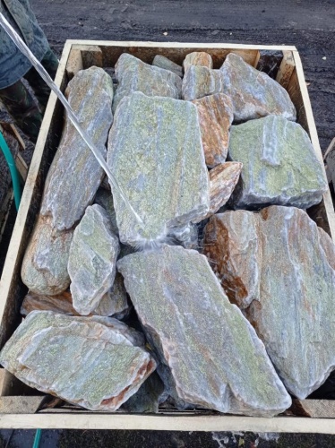 Златолит жёлтый, жёлто-зелёный глыбки и валуны для ланшафтного дизайна купить в Республике Бурятия