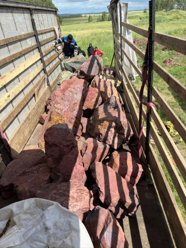 Ландшафтные глыбы красно-фиолетовые 200-1000 килограмм купить в Республике Бурятия