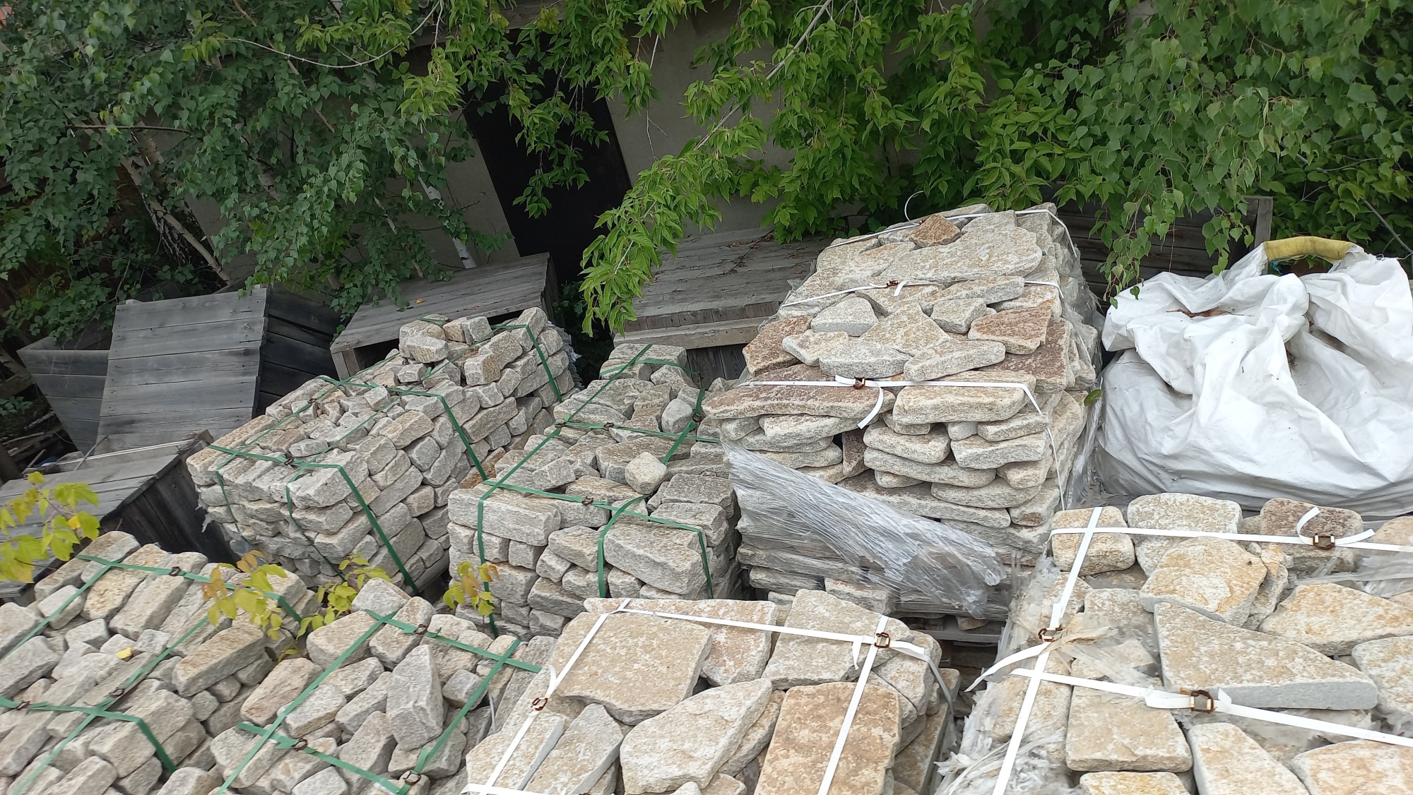 Плитняк гранитный галтованный купить в Республике Бурятия