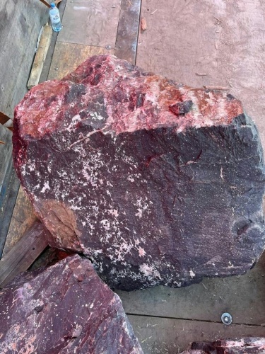 Камни для ландшафтного дизайна красно-фиолетовые 10-60 килограмм купить в Республике Бурятия