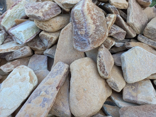 Златолит жёлтый, жёлто-зелёный глыбки и валуны для ланшафтного дизайна купить в Республике Бурятия