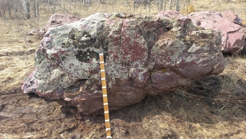 Яшма красная валуны и глыбы для ландшафтного дизайна